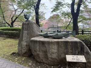 一陽の嘉節俎上の魚捌く