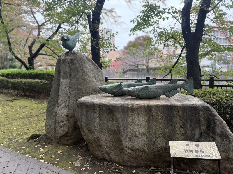 一陽の嘉節俎上の魚捌く