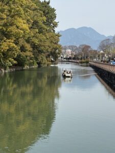 水温む水難救助にはあらず