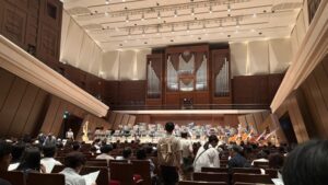 開演へ耳研ぎゐたり夏の夜